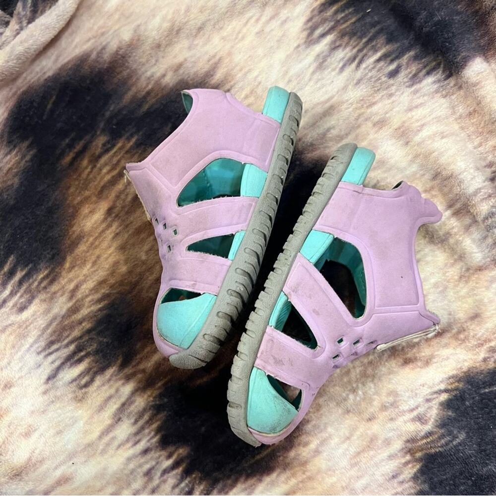 Wonder Nation Ankle Strap Baby Girl Water Shoes Sandals Size 5 / 6 Light Purple - Picture 8 of 10